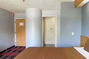 Classic Inn By OYO I- 240 Near Memphis Airport