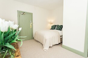 Torr House