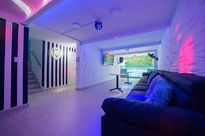 Park Lleras 11br Pool Jacuzzi