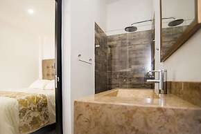 Park Lleras 11br Pool Jacuzzi