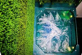 Park Lleras 11br Pool Jacuzzi