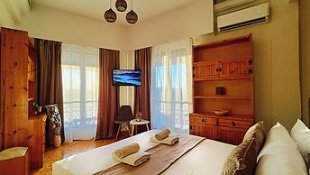 4-bedroom Athens Smart Stay - Base Rate - Extra Customisable