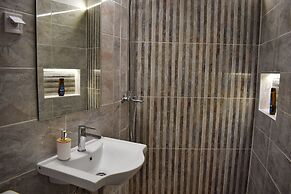 4-bedroom Athens Smart Stay - Base Rate - Extra Customisable