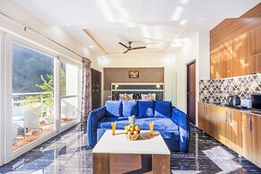 Alaya Stays Kingdom Heartz