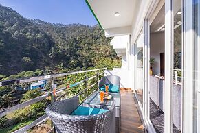 Alaya Stays Kingdom Heartz