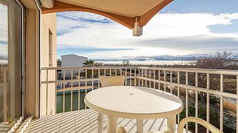 Sunny Waterfront Apartment