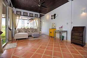 Idyllic Villa Hillside near Big Buddha