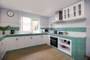 Idyllic Villa Hillside near Big Buddha