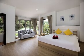 Idyllic Villa Hillside near Big Buddha