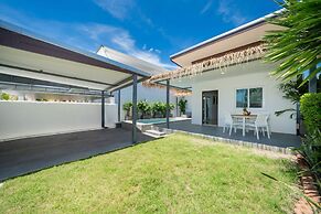 Balinese-Style 2BR Pool Villa Aemy