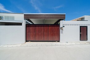 Balinese-Style 2BR Pool Villa Aemy