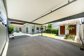 Balinese-Style 2BR Pool Villa Aemy