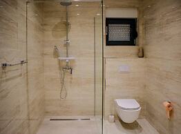 Sunset Serenity Villa With Pool, Gym and Sauna