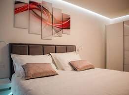 Sunset Serenity Villa With Pool, Gym and Sauna