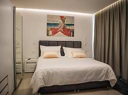 Sunset Serenity Villa With Pool, Gym and Sauna