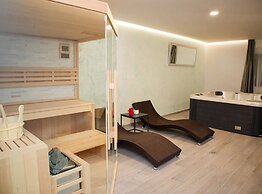 Sunset Serenity Villa With Pool, Gym and Sauna