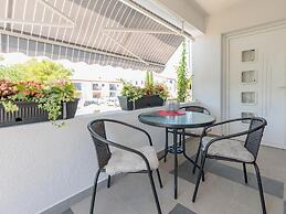 Charming Apartments Tome With Pool