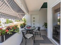 Charming Apartments Tome With Pool