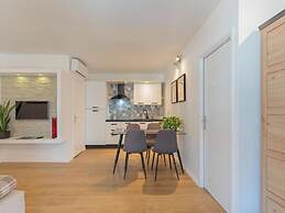 Charming Apartments Tome With Pool