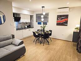 Charming Apartments Tome With Pool