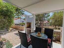 Charming Apartments Tome With Pool