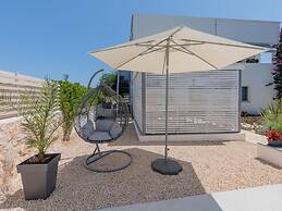 Charming Apartments Tome With Pool