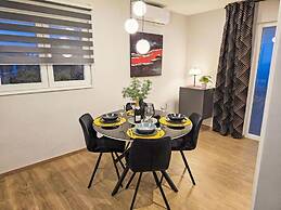 Charming Apartments Tome With Pool