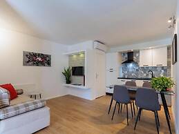 Charming Apartments Tome With Pool