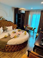 Luxury Hanoi Hotel
