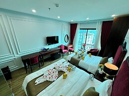 Luxury Hanoi Hotel
