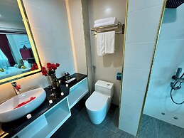 Luxury Hanoi Hotel