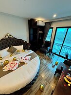 Luxury Hanoi Hotel