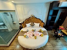 Luxury Hanoi Hotel