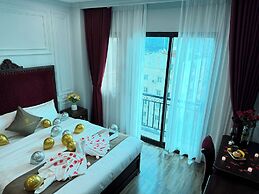 Luxury Hanoi Hotel