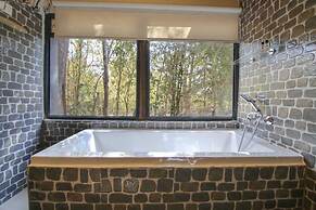 Wilderness camp Resort Pench