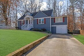 Chamblee Retreat 3BR Home w Spacious Porch