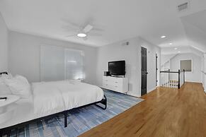 Chamblee Retreat 3BR Home w Spacious Porch