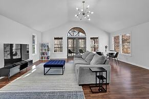 Chamblee Retreat 3BR Home w Spacious Porch