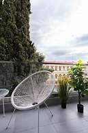 Velvet Luxury Studios in the City Center by BiNobi!