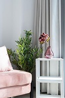 Velvet Luxury Studios in the City Center by BiNobi!