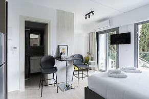 Velvet Luxury Studios in the City Center by BiNobi!