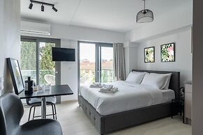 Velvet Luxury Studios in the City Center by BiNobi!