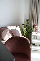 Velvet Luxury Studios in the City Center by BiNobi!
