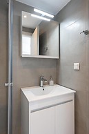 Velvet Luxury Studios in the City Center by BiNobi!