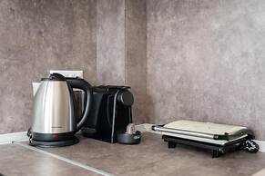 Velvet Luxury Studios in the City Center by BiNobi!