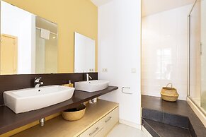 Moianes Apartment by Olala Homes