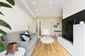 Sardenya Apartment by Olala Homes