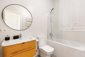 Señor Urgell Apartment By Olala Homes