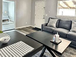 Budget Friendly Studio With Wifi Smart TV 32C