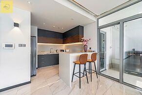 Landmark 81 Magical Tower Apartment